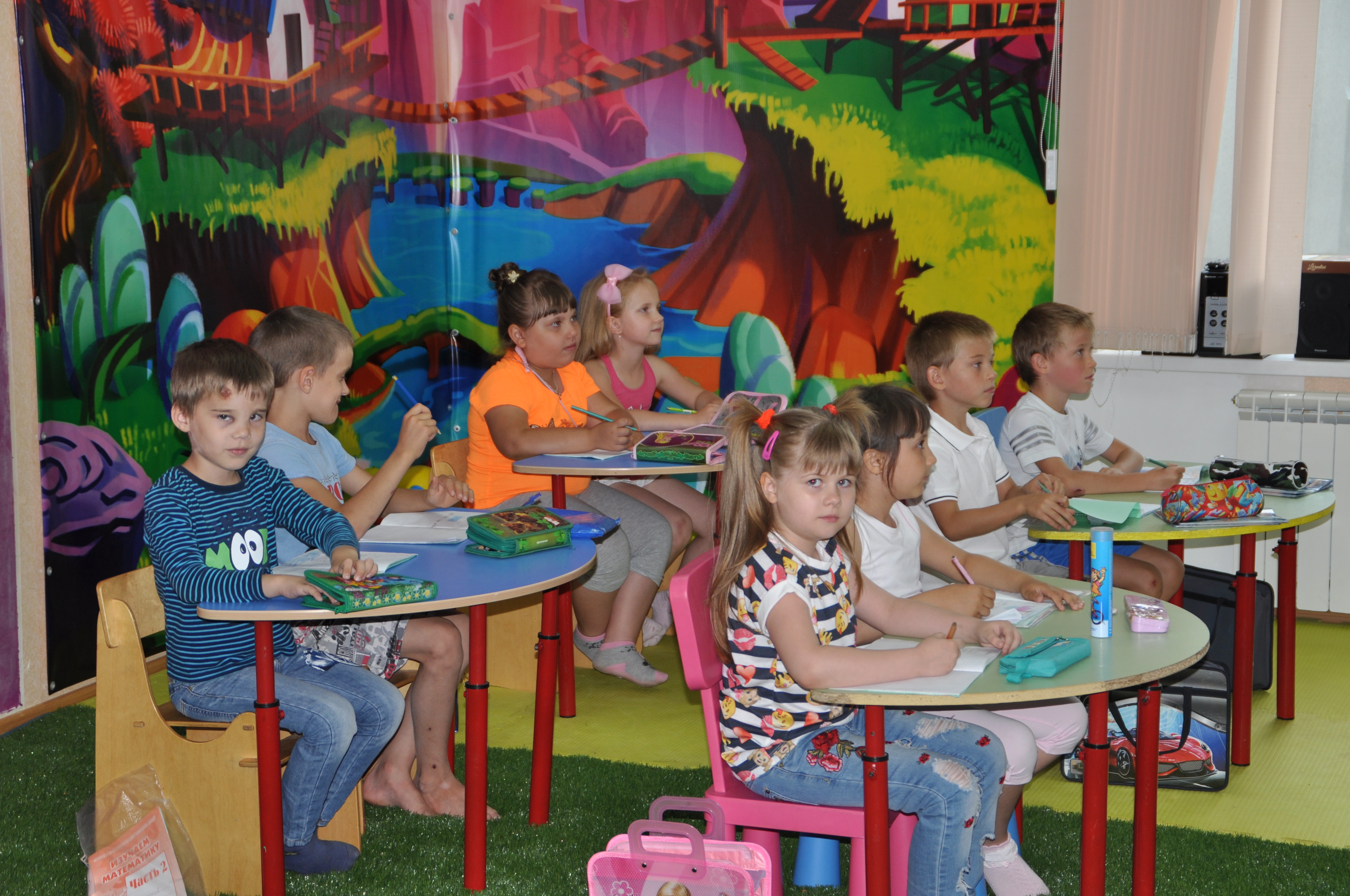 Подготовка к школе в детском центре Джунгли. Педагог Татьяна Михайловна